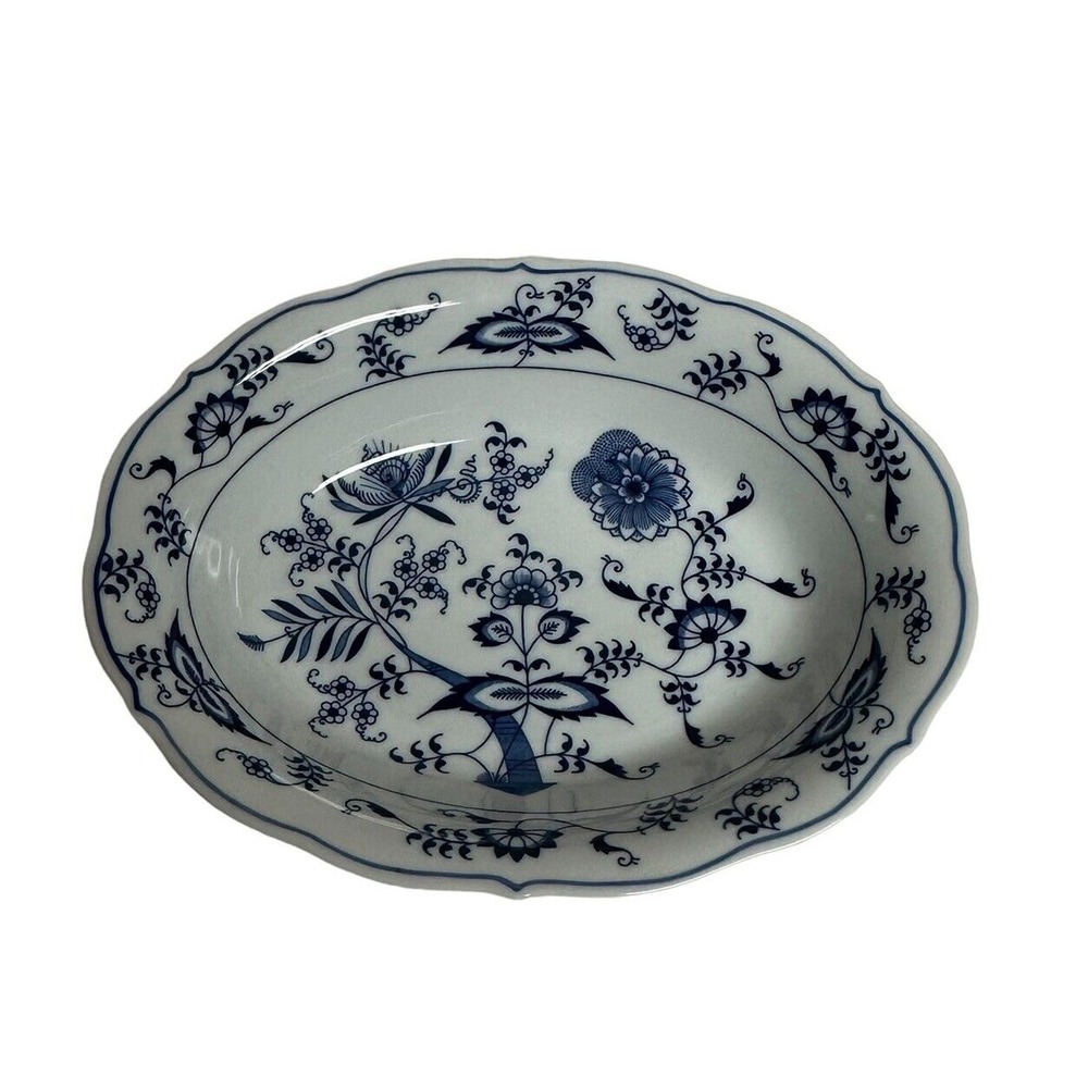 Vintage BLUE DANUBE Blue Onion 10" Oval Serving Bowl Dish Made Japan